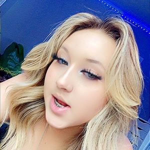 Meet your Posher, Emilu